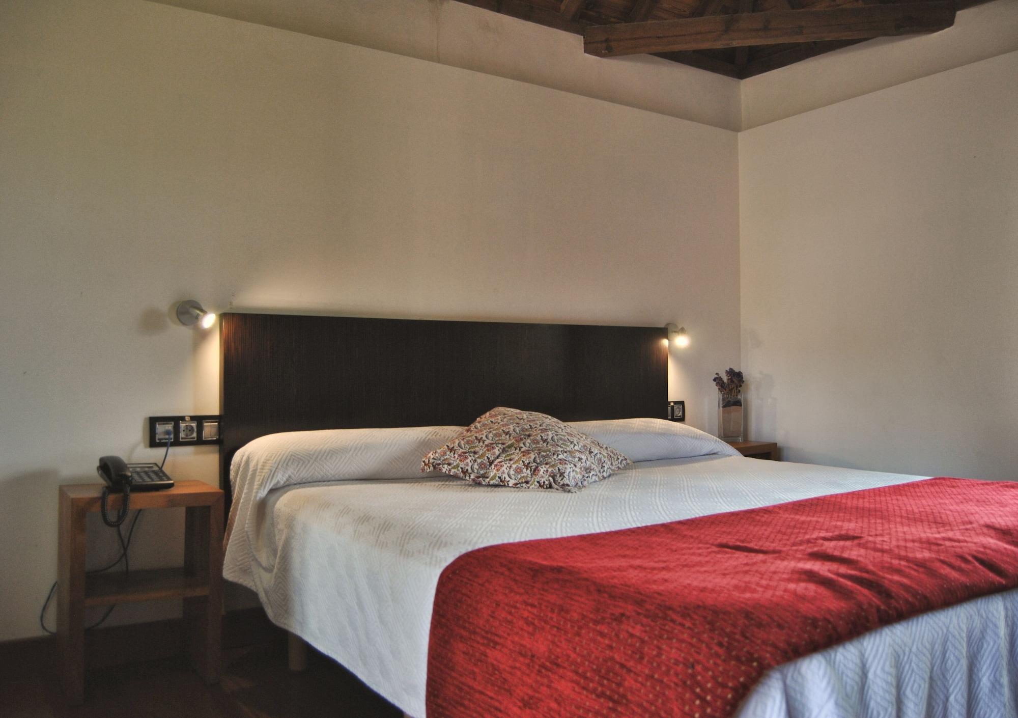 Hotell Rural El Mondalon 4*