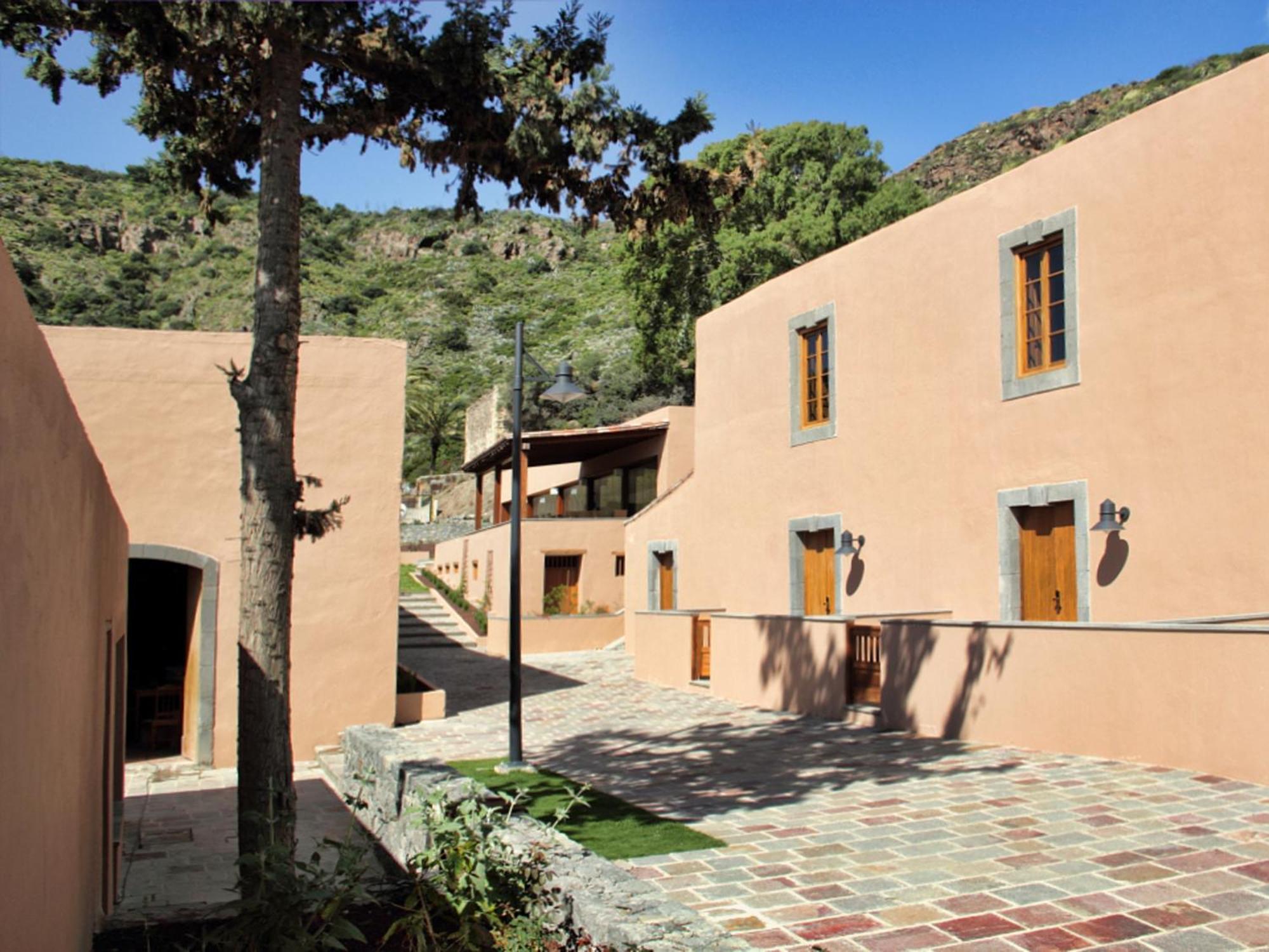 Hotell Rural El Mondalon 4*